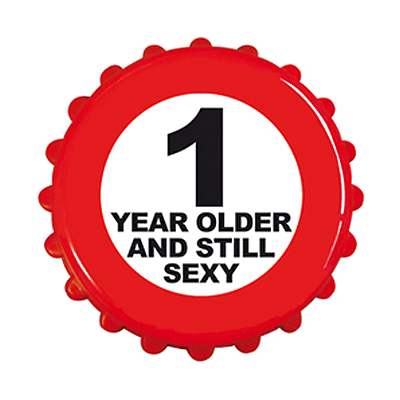 Image of 1 jaar ouder opener voor bier