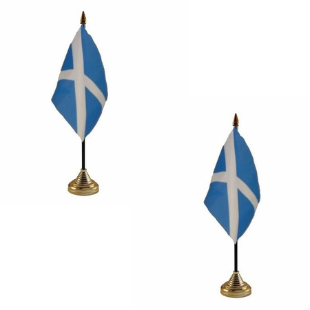 2x stuks Schotland tafelvlaggetjes 10 x 15 cm met standaard