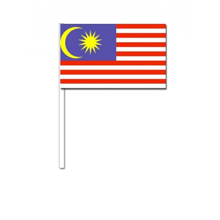 50 papieren zwaaivlaggetjes Maleisie 12 x 24 cm