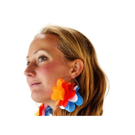 Grote oorbellen in Holland kleuren