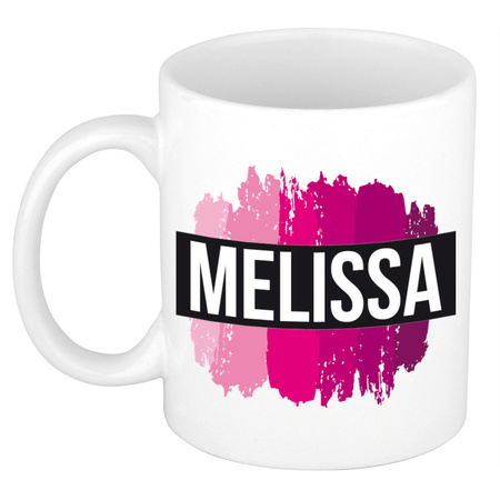 Naam cadeau mok / beker Melissa  met roze verfstrepen 300 ml