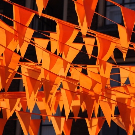 Oranje vlaggenlijnen 500 meter straatversiering