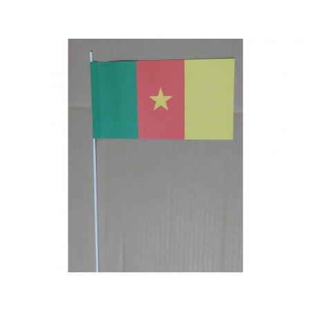 Papieren zwaaivlaggetjes Kameroen 12 x 24 cm