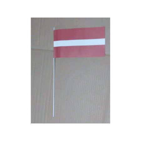 Papieren zwaaivlaggetjes Letland 12 x 24 cm