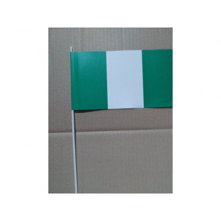 Papieren zwaaivlaggetjes Nigeria 12 x 24 cm